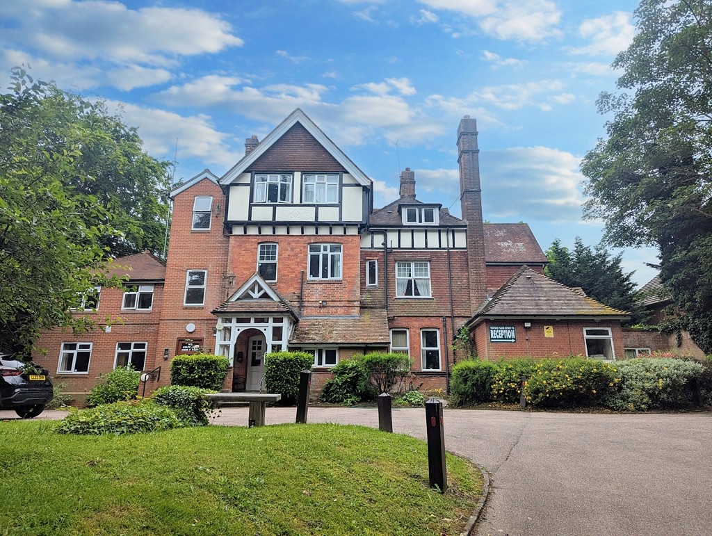 Greensands, Oak Lane, Sevenoaks, Kent, TN13 1UH