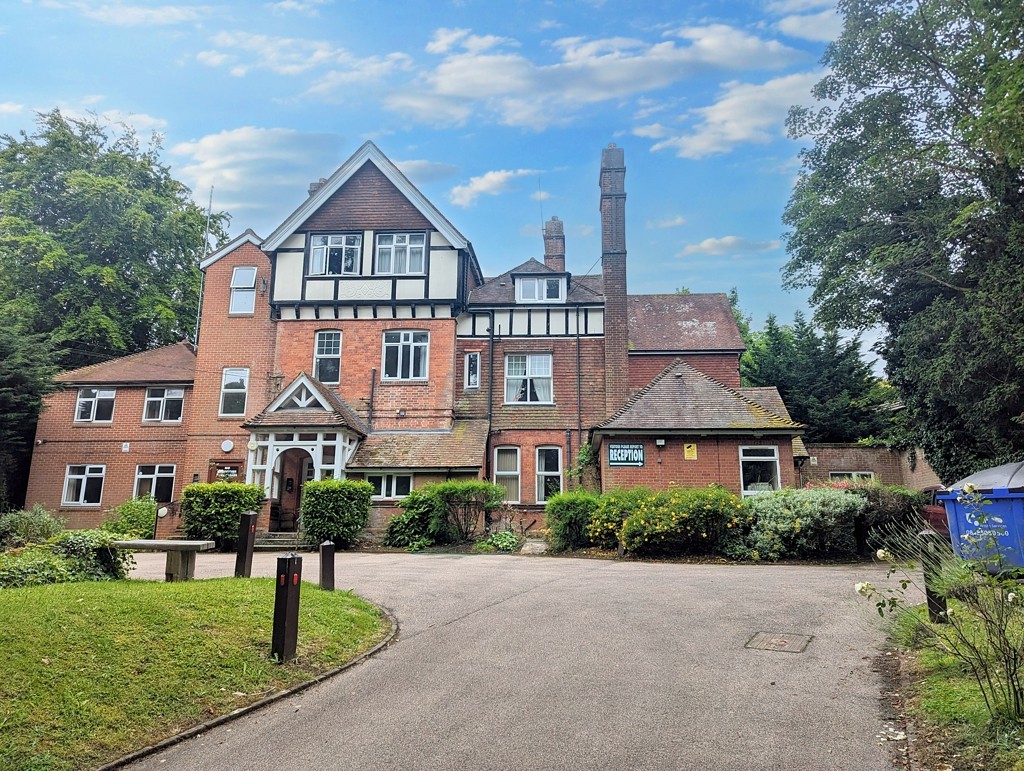 Greensands, Oak Lane, Sevenoaks, Kent, TN13 1UH
