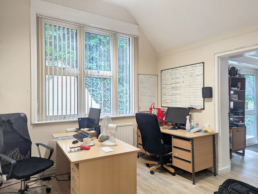 Greensands, Oak Lane, Sevenoaks, Kent, TN13 1UH