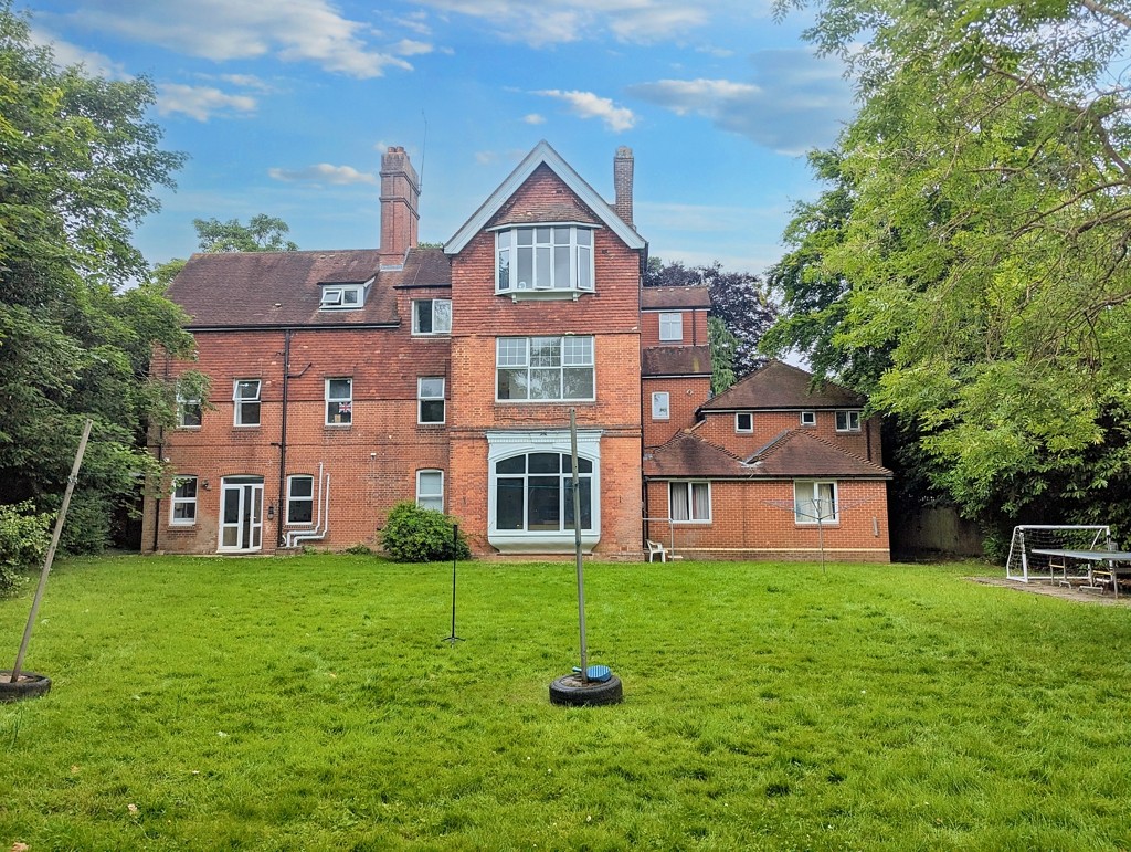 Greensands, Oak Lane, Sevenoaks, Kent, TN13 1UH