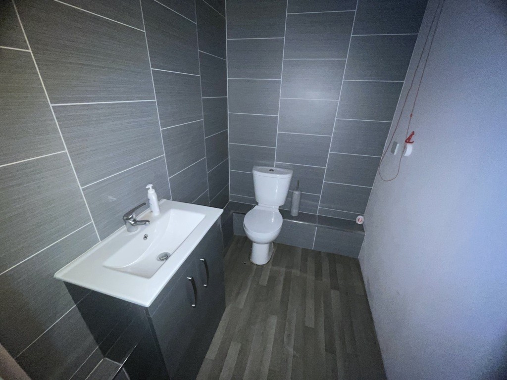 Office Suite, 63-65 Acton House, Scoresby Street, Bradford, West Yorkshire, BD1 5EN