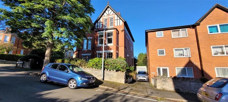 8 Woodland Park, Colwyn Bay, Conwy, LL29 7DS