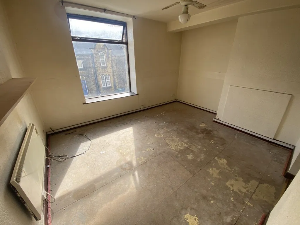 Flats 1-14, 1 & 3 Bath Street, Huddersfield, West Yorkshire, HD1 5BQ