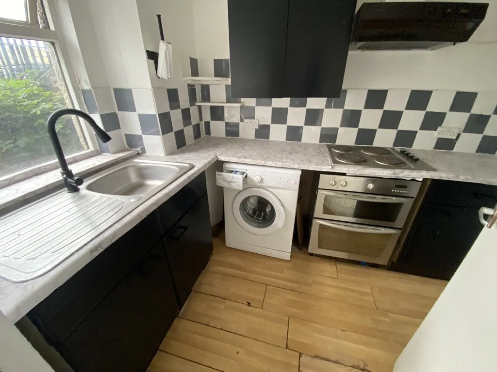 Flats 1-14, 1 & 3 Bath Street, Huddersfield, West Yorkshire, HD1 5BQ