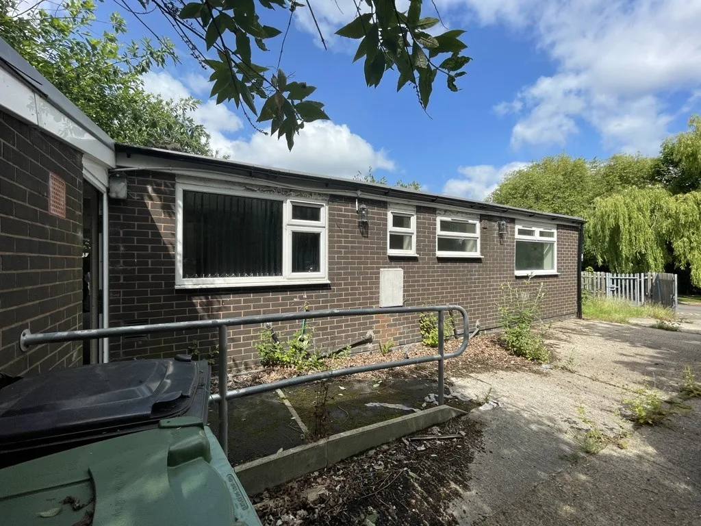 Bungalow, Rigton Drive, Leeds, West Yorkshire, LS9 7PY
