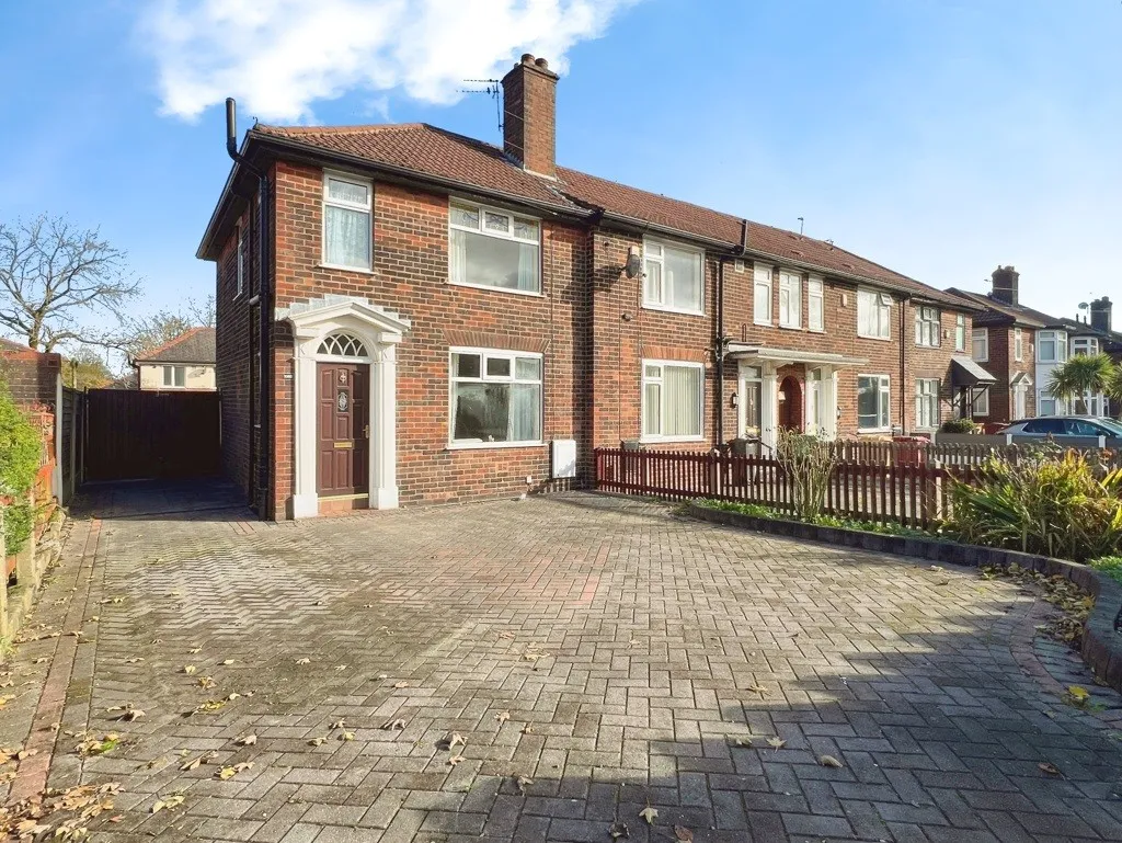 1052 Chorley Old Road, Bolton, Lancashire, BL1 5SE
