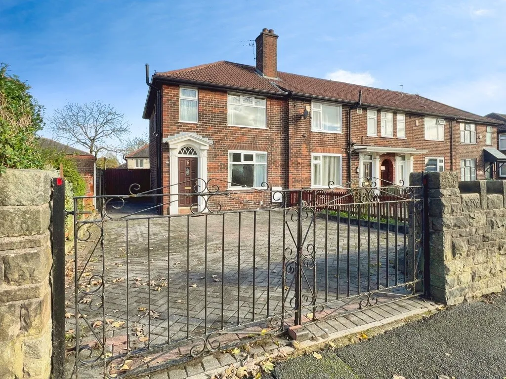 1052 Chorley Old Road, Bolton, Lancashire, BL1 5SE