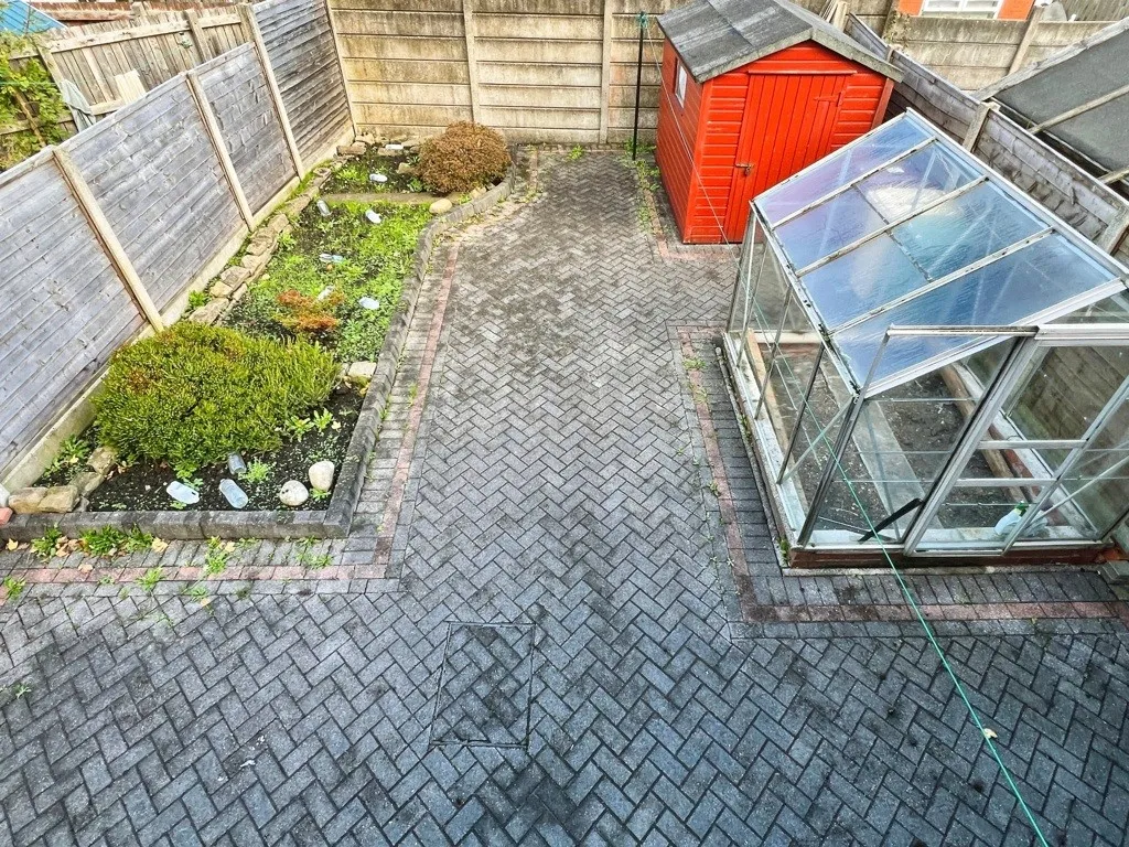 1052 Chorley Old Road, Bolton, Lancashire, BL1 5SE