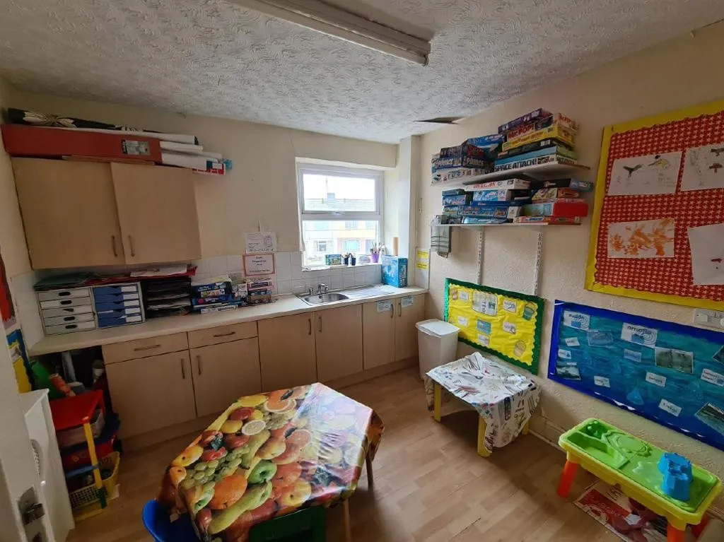 53 Walthew Avenue, Holyhead, Anglesey, LL65 1AG