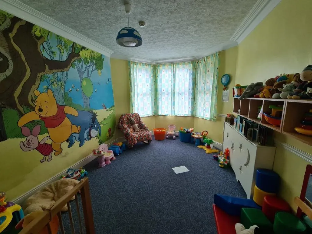 53 Walthew Avenue, Holyhead, Anglesey, LL65 1AG