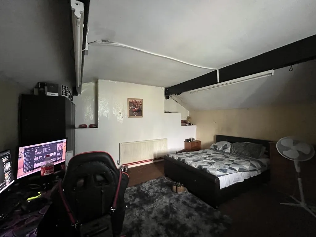 2A Clare Street, Burnley, Lancashire, BB11 4AT