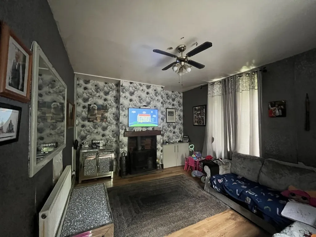 2A Clare Street, Burnley, Lancashire, BB11 4AT