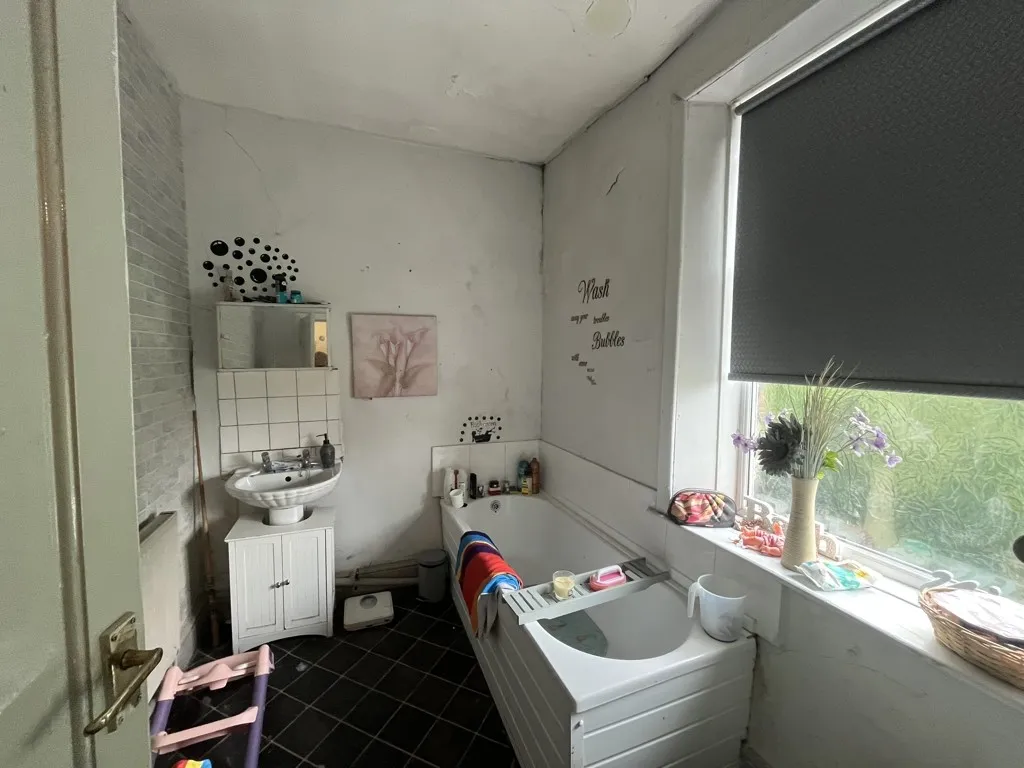 2A Clare Street, Burnley, Lancashire, BB11 4AT