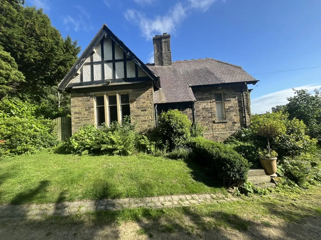 Prince Of Wales Park Lodge, Park Road, Bingley, West Yorkshire, BD16 4AF