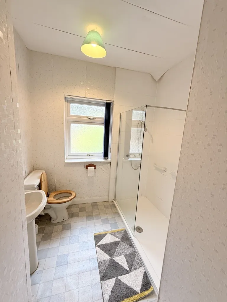 101 Station Road, Chapeltown, Sheffield, South Yorkshire, S35 2XF