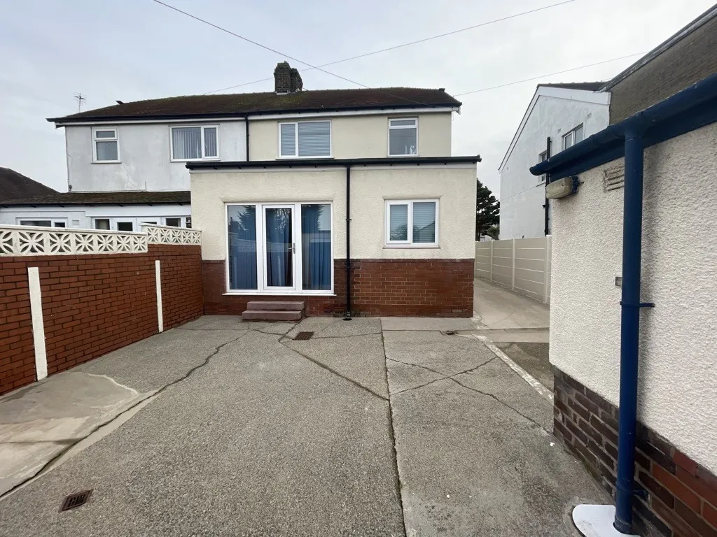 14 Newton Drive East, Blackpool, Lancashire, FY3 8QH