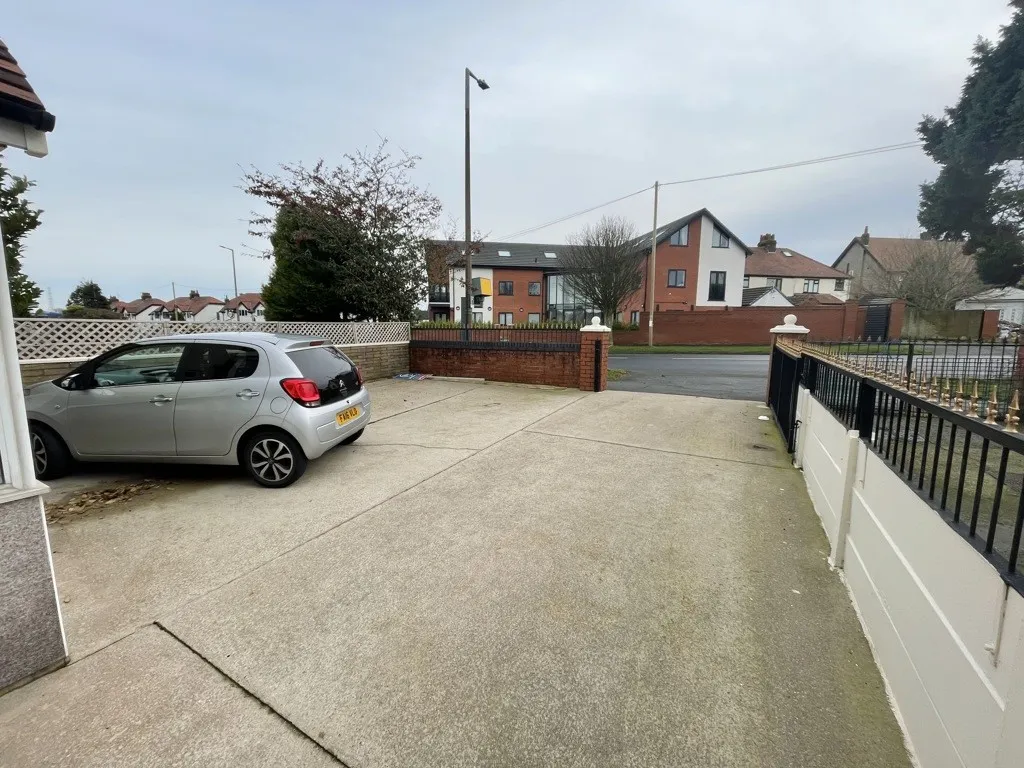 14 Newton Drive East, Blackpool, Lancashire, FY3 8QH