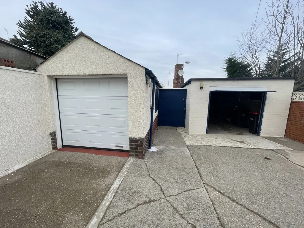 14 Newton Drive East, Blackpool, Lancashire, FY3 8QH