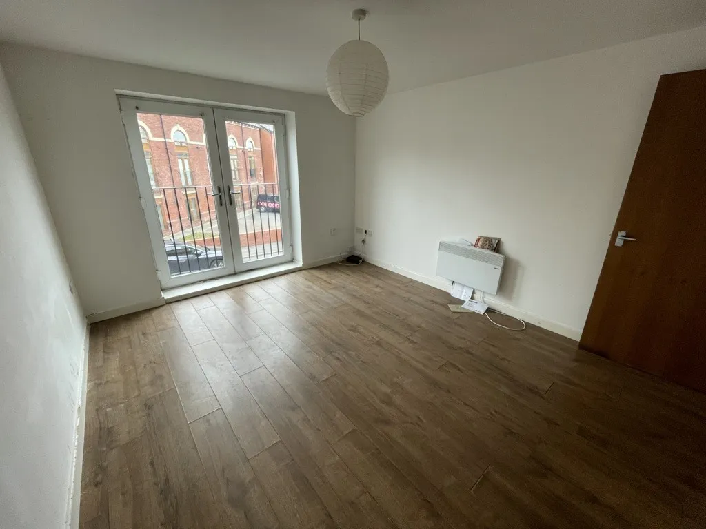 Flat 3 Redcourt, Athlone Grove, Leeds, West Yorkshire, LS12 1SY