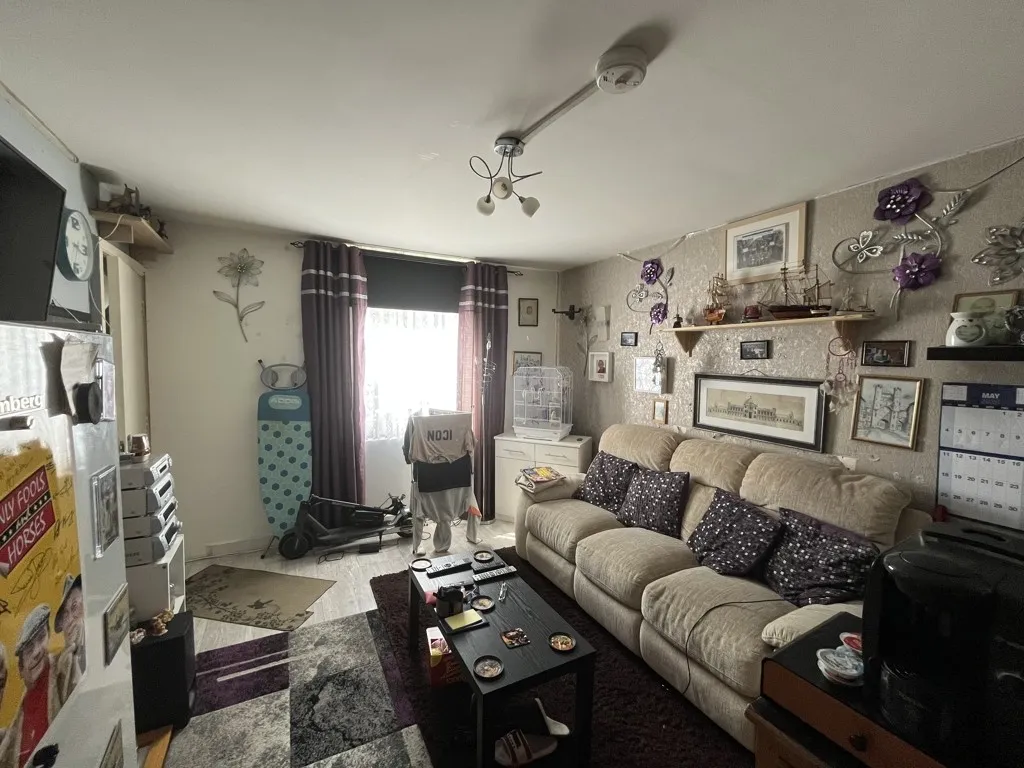 238 Dewsbury Road, Leeds, West Yorkshire, LS11 6ER