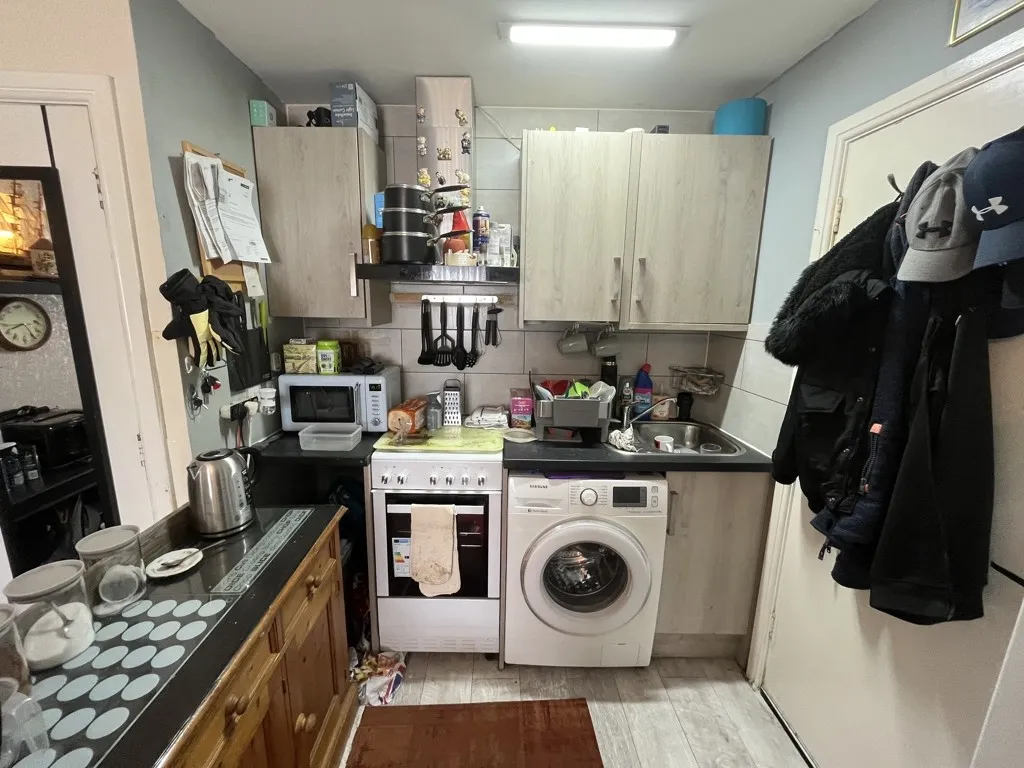 238 Dewsbury Road, Leeds, West Yorkshire, LS11 6ER