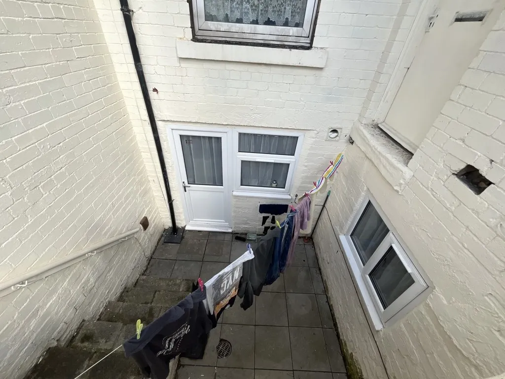 238 Dewsbury Road, Leeds, West Yorkshire, LS11 6ER