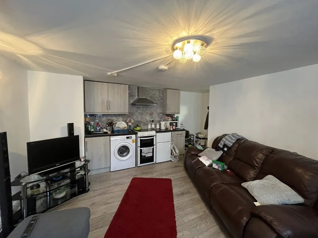 238 Dewsbury Road, Leeds, West Yorkshire, LS11 6ER