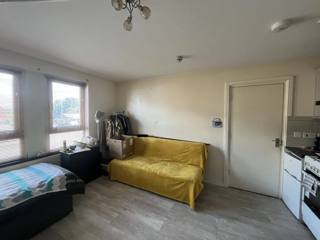 238 Dewsbury Road, Leeds, West Yorkshire, LS11 6ER