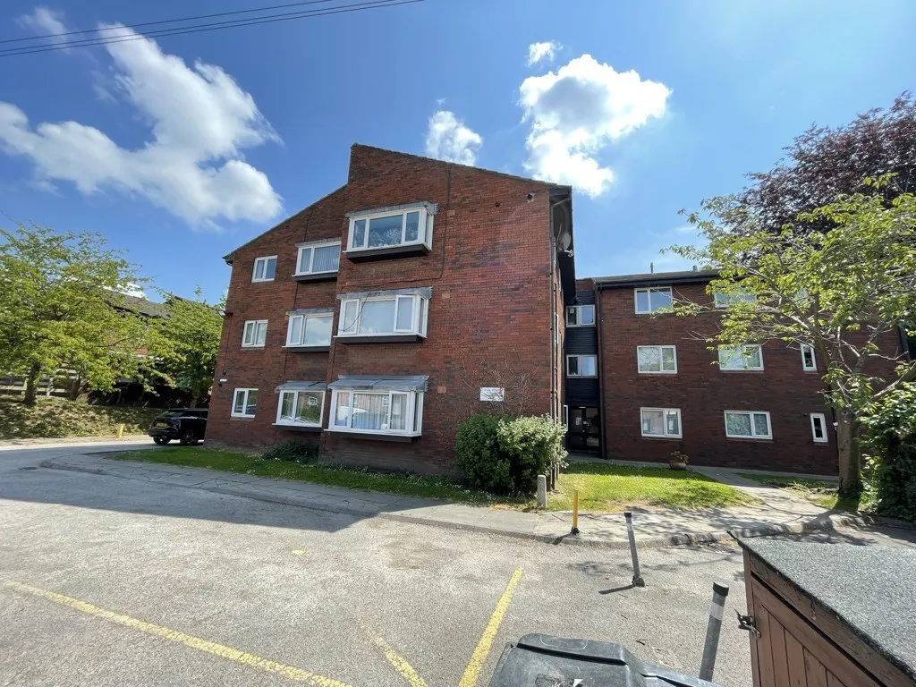 17 Montrose Court, Chester, Cheshire, CH4 8BD