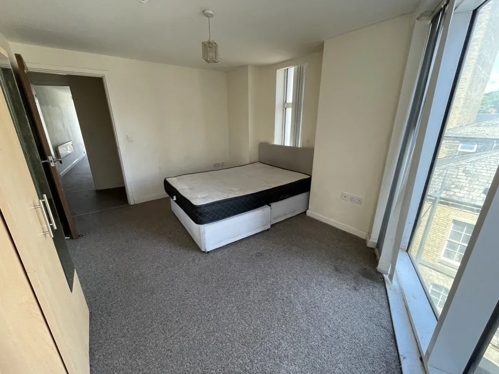 140 The Gatehaus, Leeds Road, Bradford, West Yorkshire, BD1 5BQ