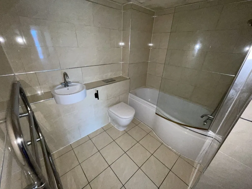 140 The Gatehaus, Leeds Road, Bradford, West Yorkshire, BD1 5BQ