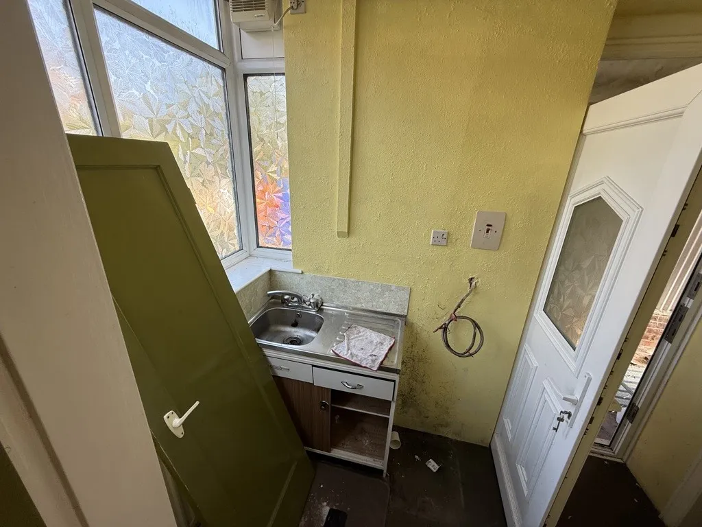 101 Lees Hall Road, Norton Lees, Sheffield, South Yorkshire, S8 9JL