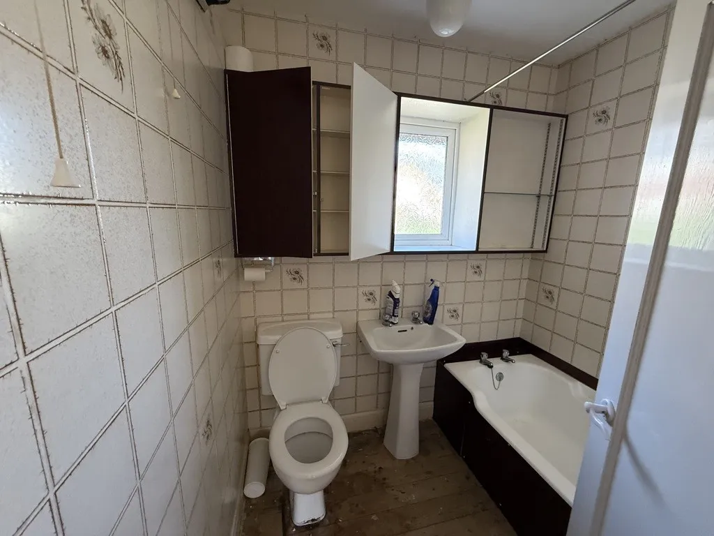 101 Lees Hall Road, Norton Lees, Sheffield, South Yorkshire, S8 9JL