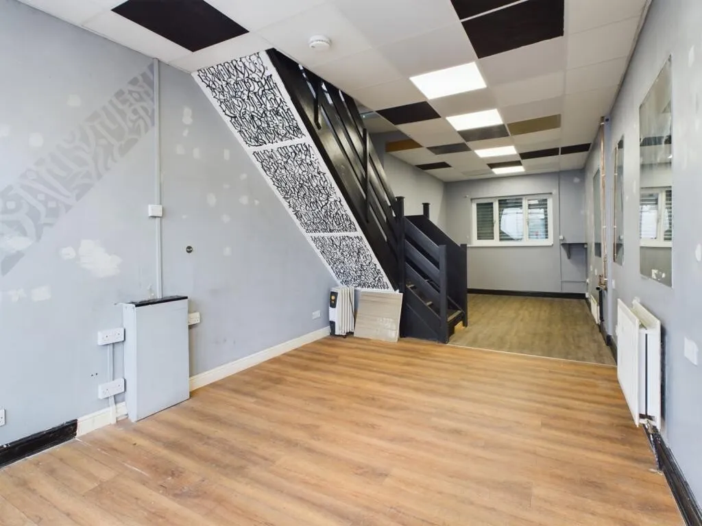 19 Market Street, Hemsworth, Pontefract, West Yorkshire, WF9 4JY