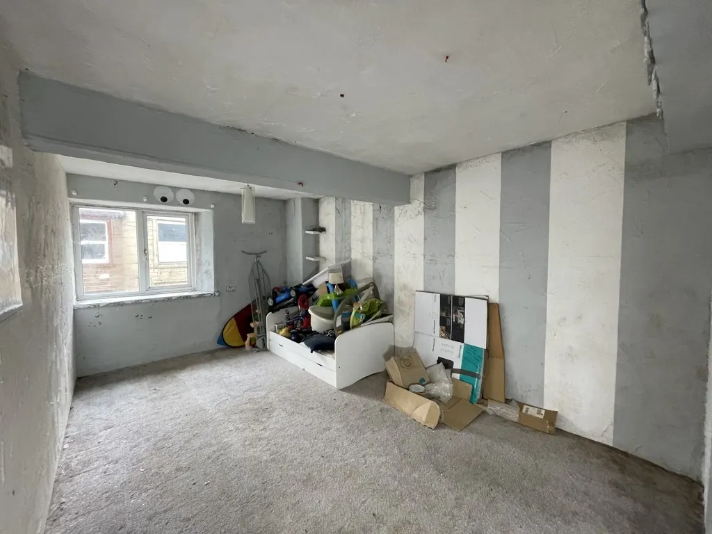 8 Windy Bank, Colne, Lancashire, BB8 9HZ