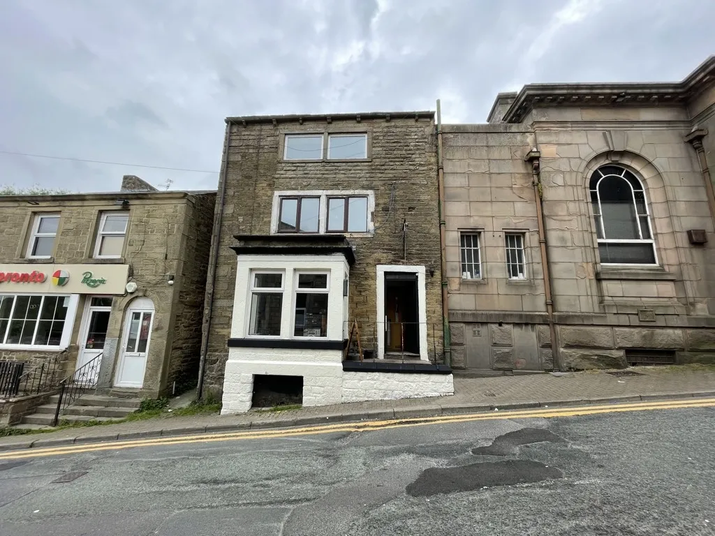 8 Windy Bank, Colne, Lancashire, BB8 9HZ