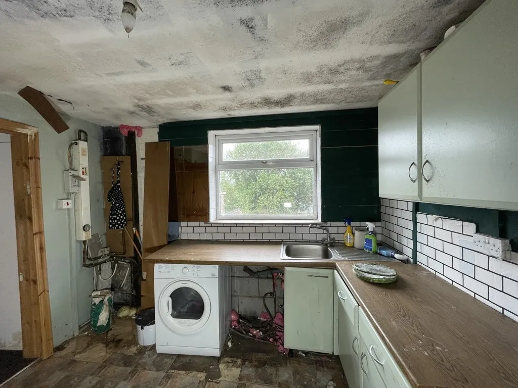 8 Windy Bank, Colne, Lancashire, BB8 9HZ