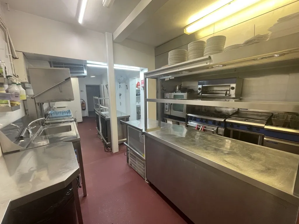 Royal Oak, High Street, Bangor-On-Dee, Wrexham, Wrexham, LL13 0BU