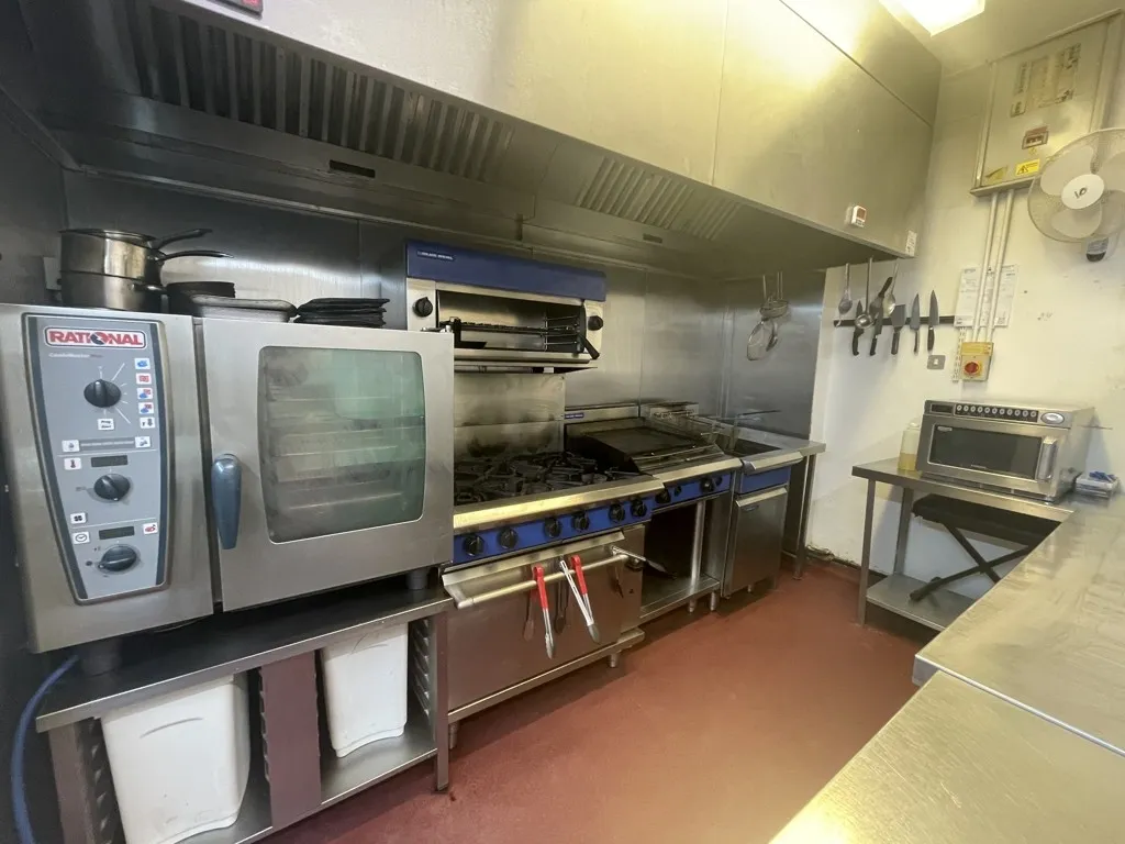 Royal Oak, High Street, Bangor-On-Dee, Wrexham, Wrexham, LL13 0BU