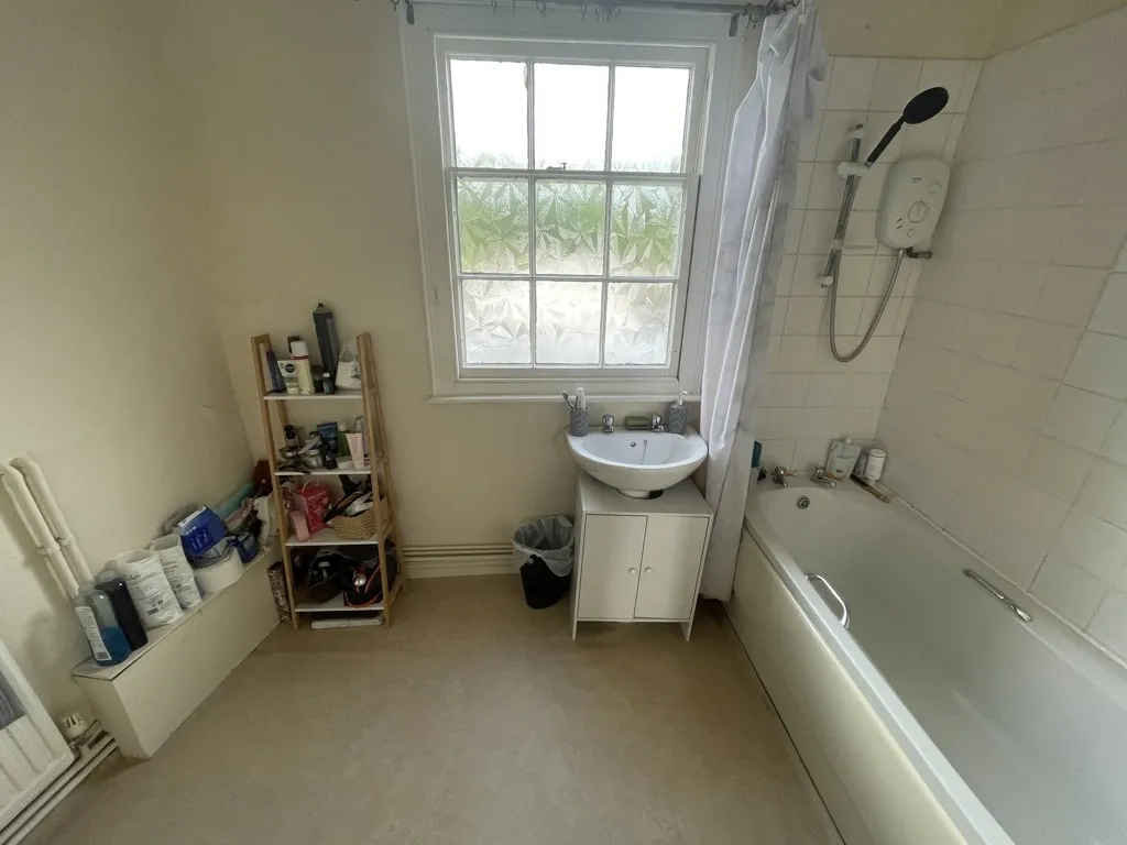 Royal Oak, High Street, Bangor-On-Dee, Wrexham, Wrexham, LL13 0BU