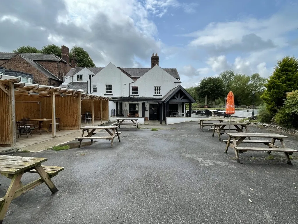 Royal Oak, High Street, Bangor-On-Dee, Wrexham, Wrexham, LL13 0BU