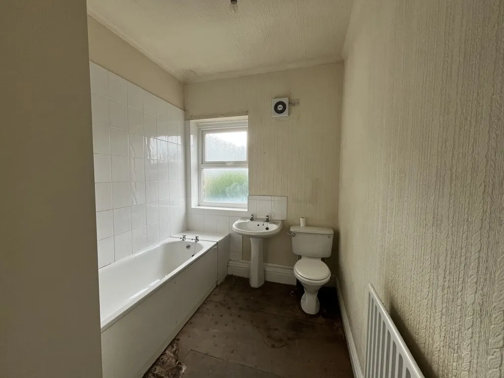 98 St. Thomas's Road, Huddersfield, West Yorkshire, HD1 3LL