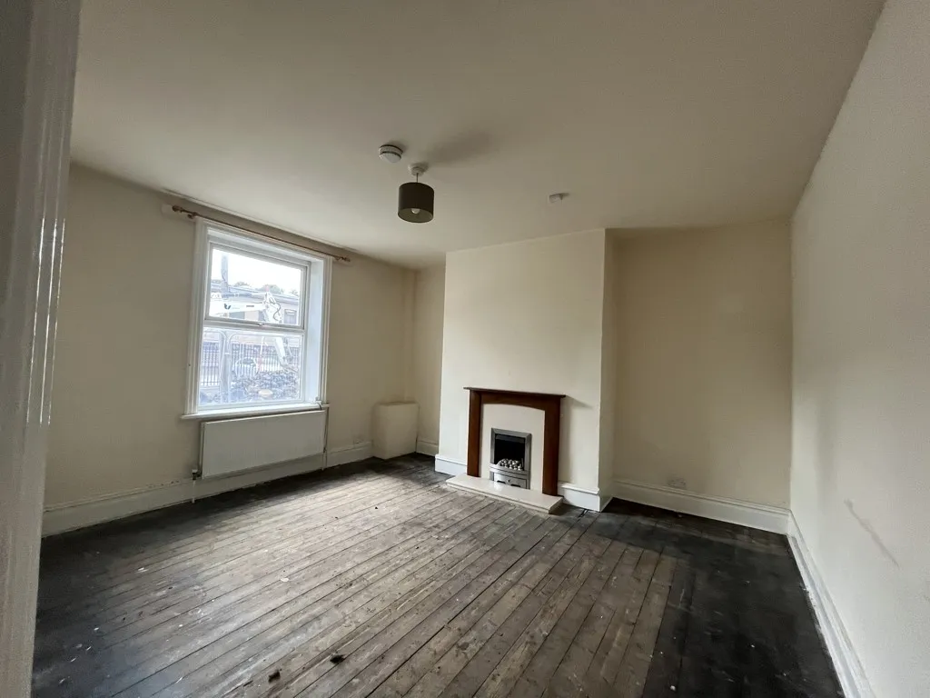 98 St. Thomas's Road, Huddersfield, West Yorkshire, HD1 3LL