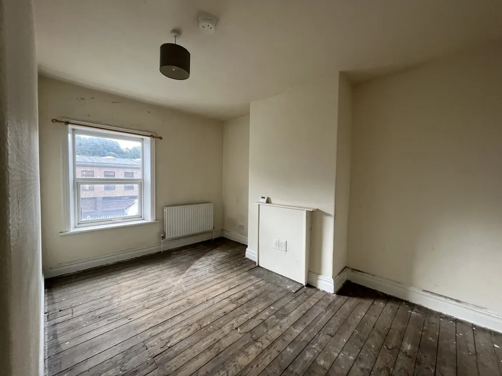 98 St. Thomas's Road, Huddersfield, West Yorkshire, HD1 3LL