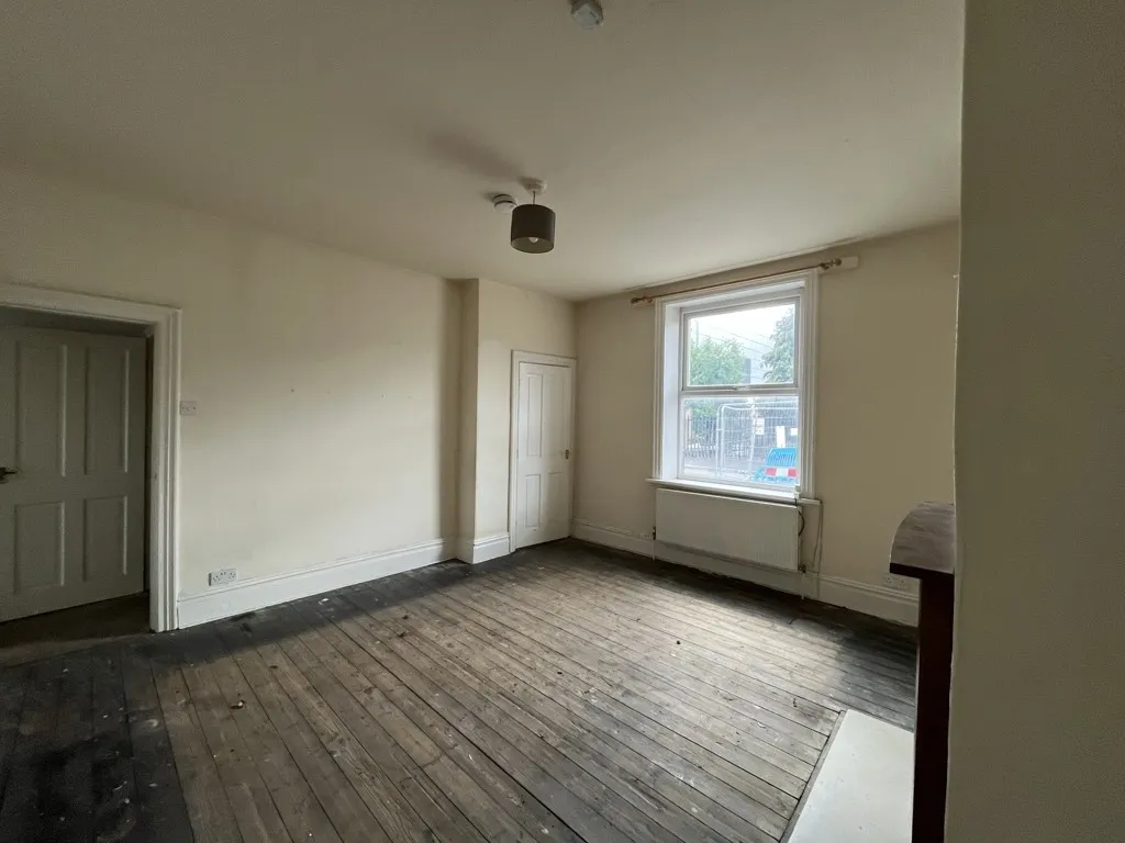 98 St. Thomas's Road, Huddersfield, West Yorkshire, HD1 3LL