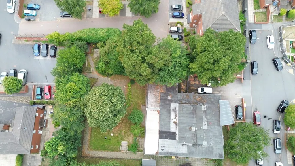 Former Lovell Park Day Centre, 1 Lovell Park Gate, Leeds, West Yorkshire, LS7 1DA