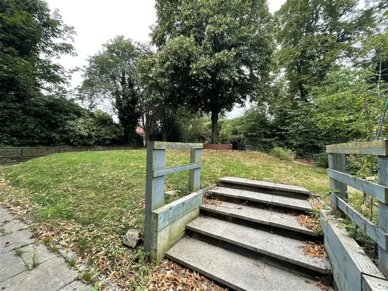 Former Lovell Park Day Centre, 1 Lovell Park Gate, Leeds, West Yorkshire, LS7 1DA
