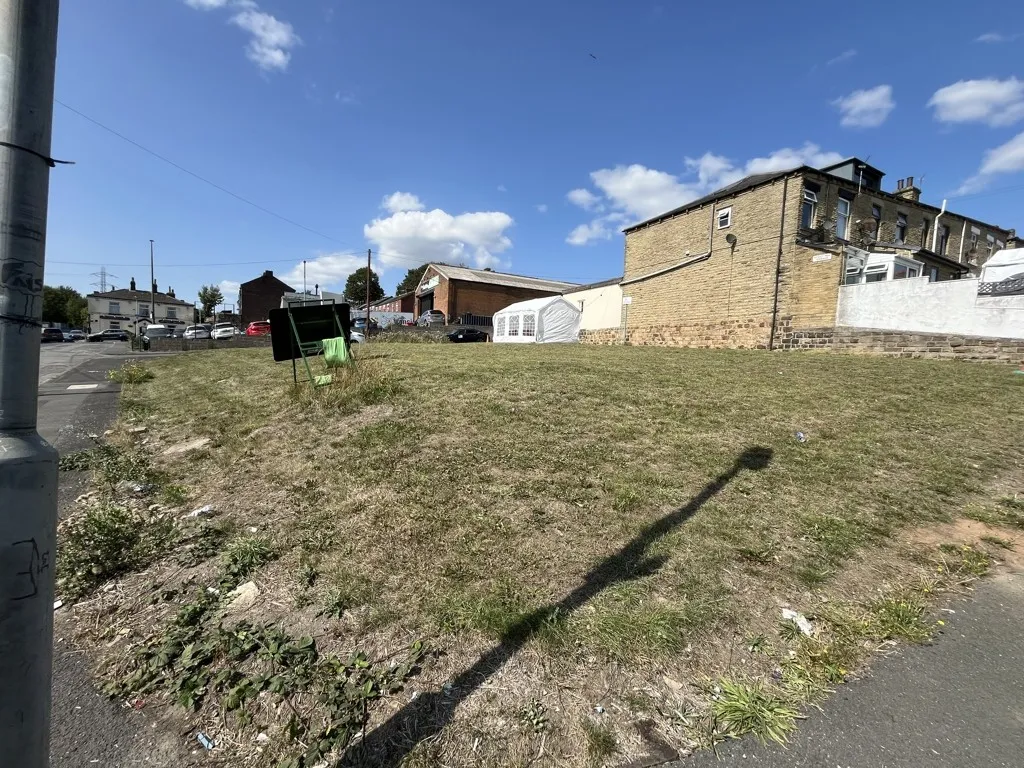 Land At Ravenswharfe Road, Thornhill Lees, Dewsbury, West Yorkshire, WF13 3RD