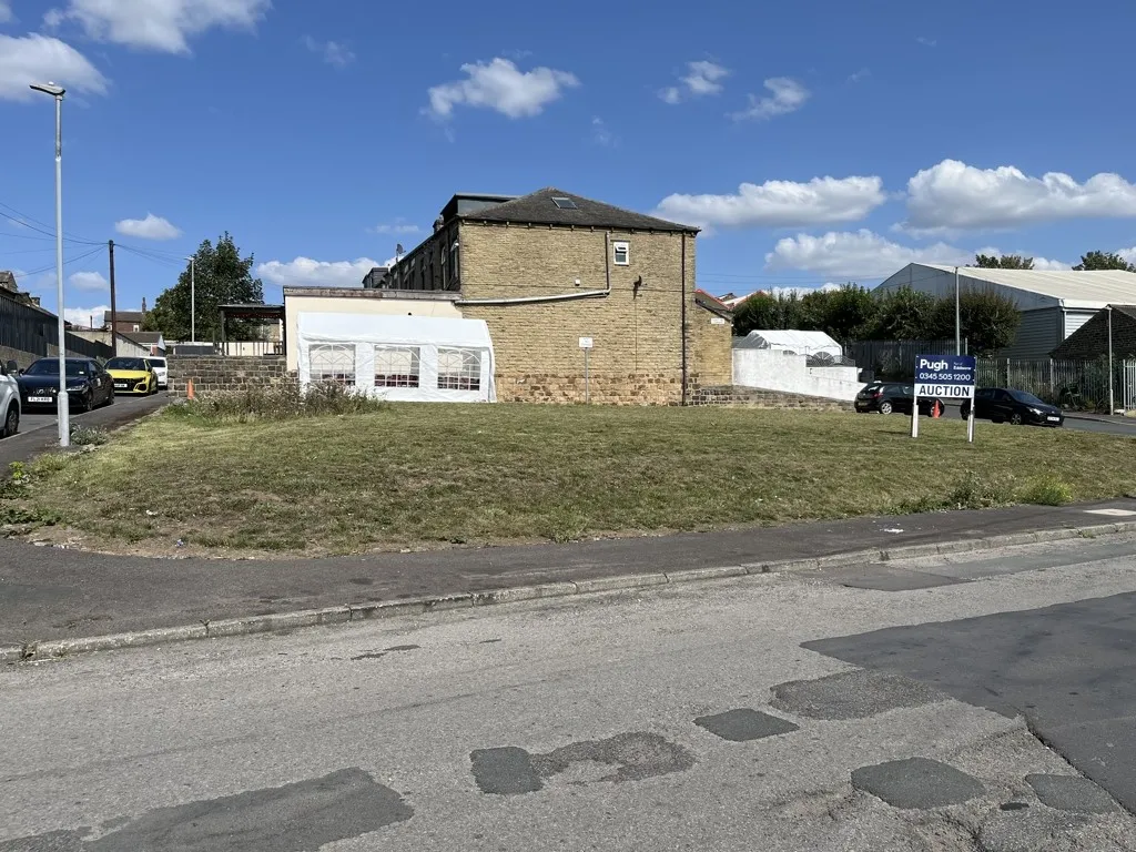 Land At Ravenswharfe Road, Thornhill Lees, Dewsbury, West Yorkshire, WF13 3RD