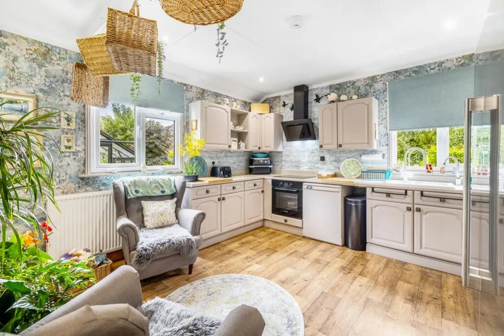 2 bed Detached Bungalow